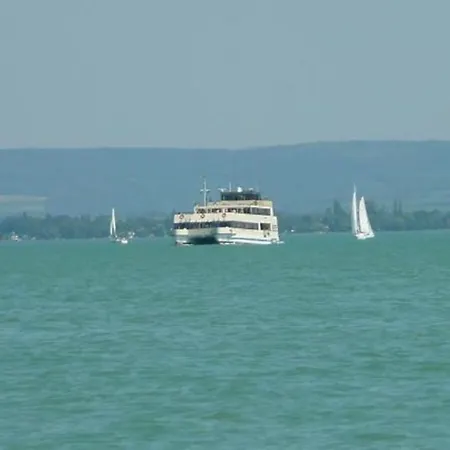Ferienhaus Direkt Am See Mit Pool, Wlan, Spielplatz * Balatonmáriafürdő